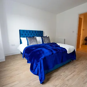  Apartment Newly Built Spacious Easily Accessible To Luton Airport, Town Centre And Station